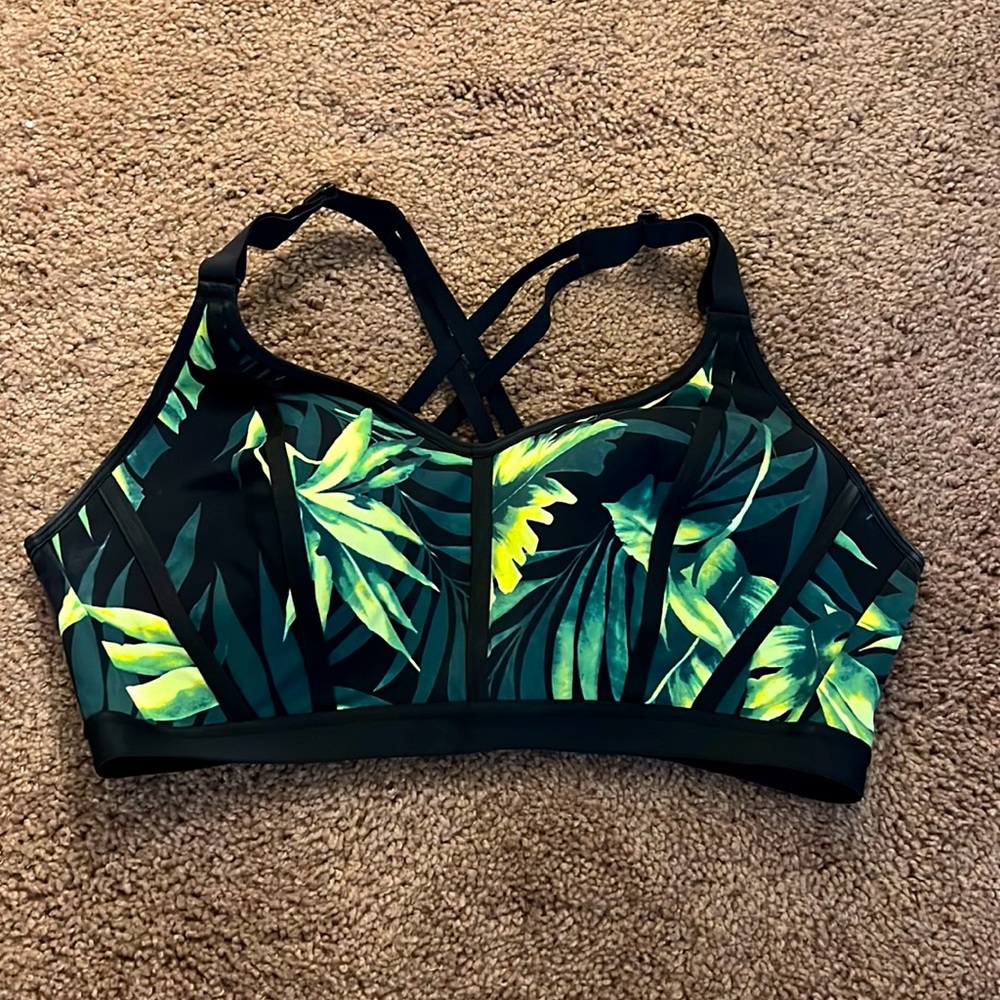 Victoria Secret Sports Bra Size 38D